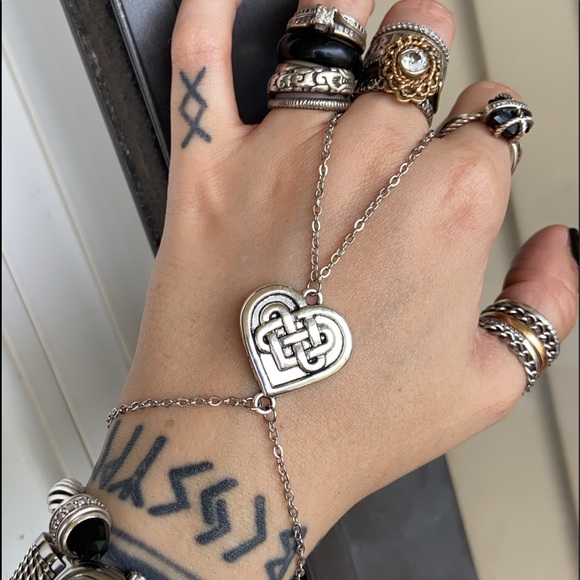 π΄ SALE ! red dot items are 2 for $25 . Bundle more than 3 and its $10 each π - Picture 7 of 13